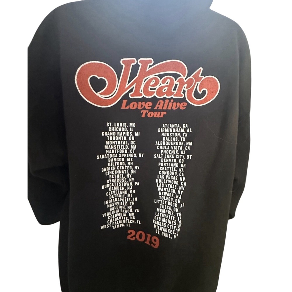 Offical Heart Love Alive tour 2019 Zip up hoodie!  Classic Rock Merch!